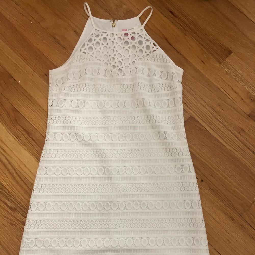LILLY PULITZER WHITE CROCHETED SUMMER MINI DRESS. CUTE AND COMFORTABLE!😊